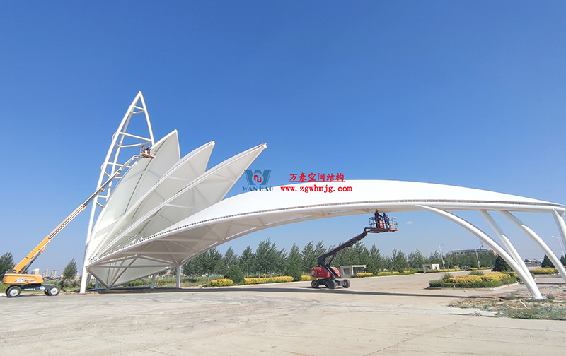 陜西定邊馬蓮灘沙漠公園鋼膜結(jié)構(gòu)工程“奮力快跑”，工程“進(jìn)度條”刷新了!