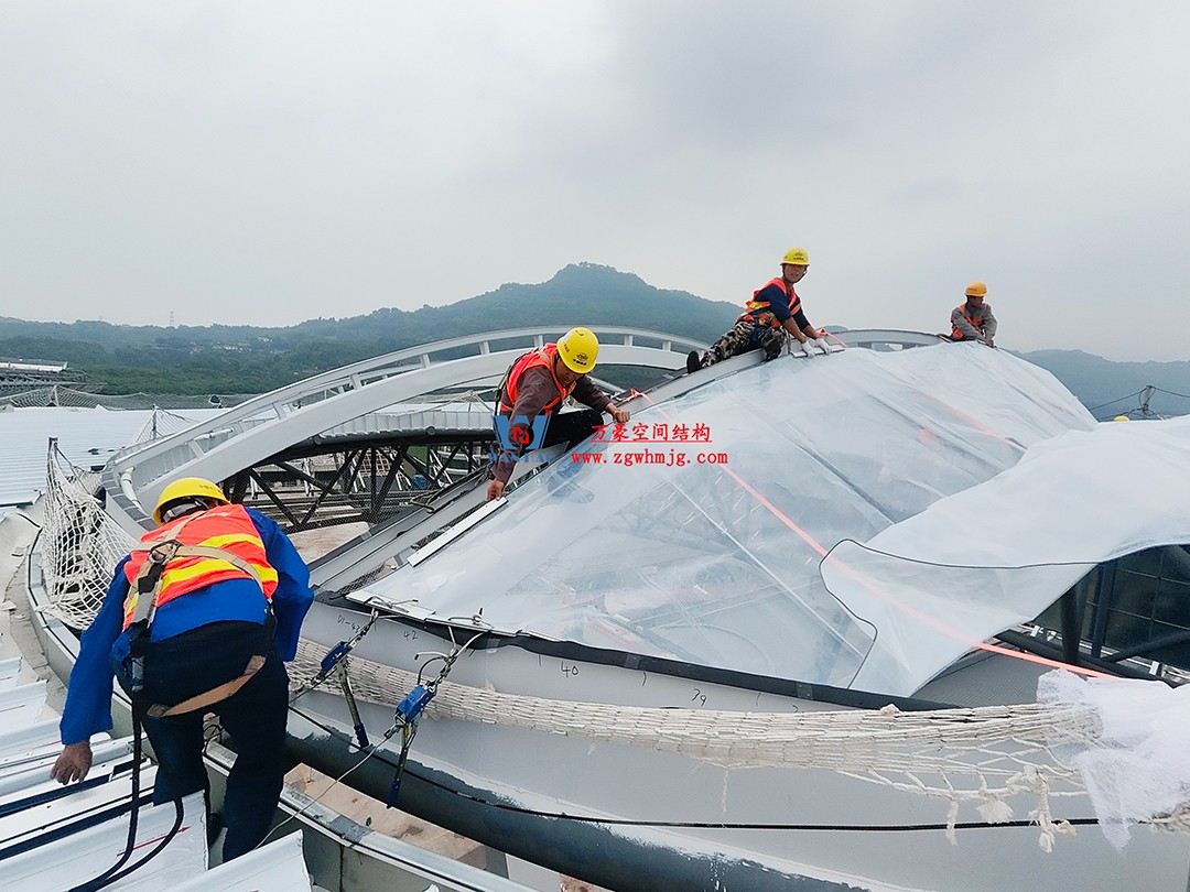 提檔提速，ETFE氣枕膜結構天窗正在火熱施工安裝中