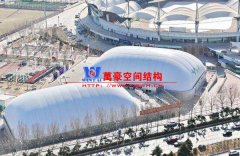 充氣膜結(jié)構(gòu)適用于冰雪館嗎？冰雪館采用充氣膜建造的原因是什么？